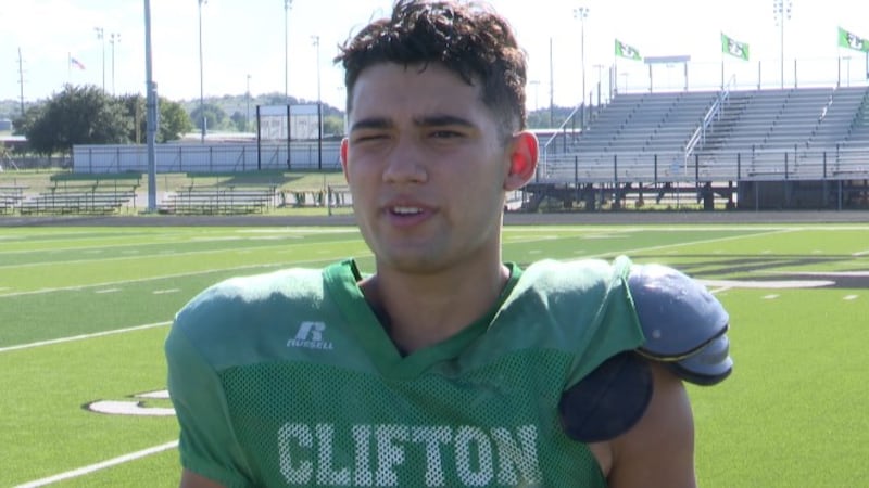 Classroom Champions: Clifton's Joaquin De La Hoya