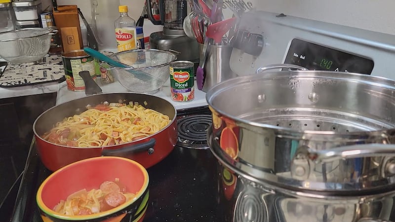 Cooking with Ke'Sha - Mexican Pasta