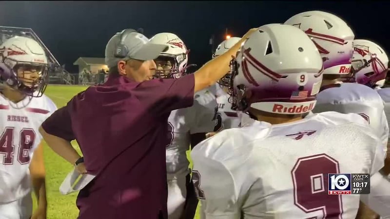 Head Coach Tyler Crow addresses his team in a week 1 win over Marlin