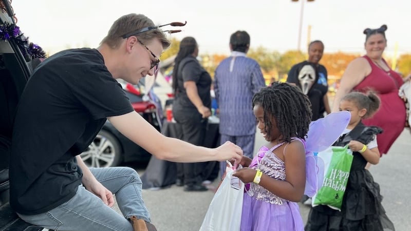 Waco Parks and Recreation hosts Halloween Trunk or Treat events
