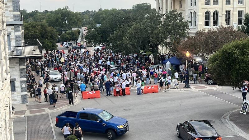 Hundreds gather in downtown Belton to remember Charlie Kirk, pray and worship